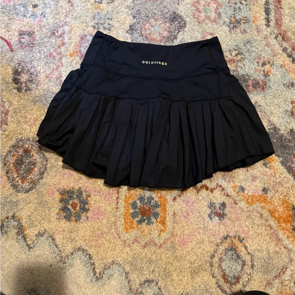 GOLDHINGE Black Pleated Skort